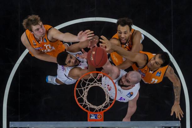 与他以往擅 与他以往擅