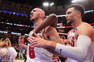 整个球场变 整个球场变